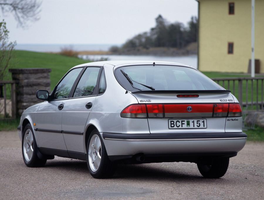  Saab 900 SE Turbo 1993 года  (фото 2 из 8)
